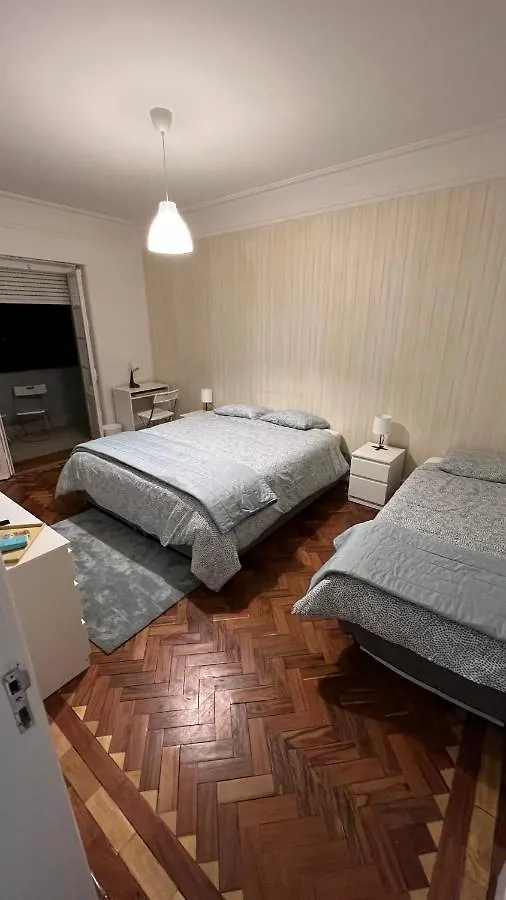 Habitacion Privada Para 3 Grande Con Balcon Lisbon Guest house