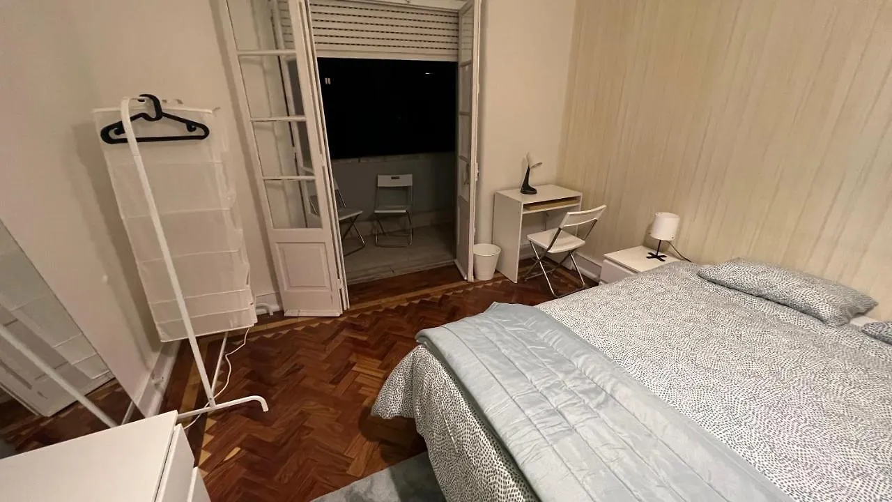 Habitacion Privada Para 3 Grande Con Balcon Lisbon