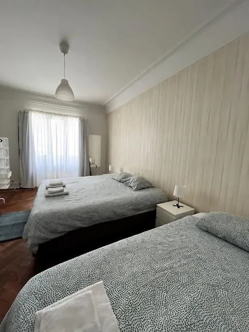 Habitacion Privada Para 3 Grande Con Balcon Lisbon Guest house