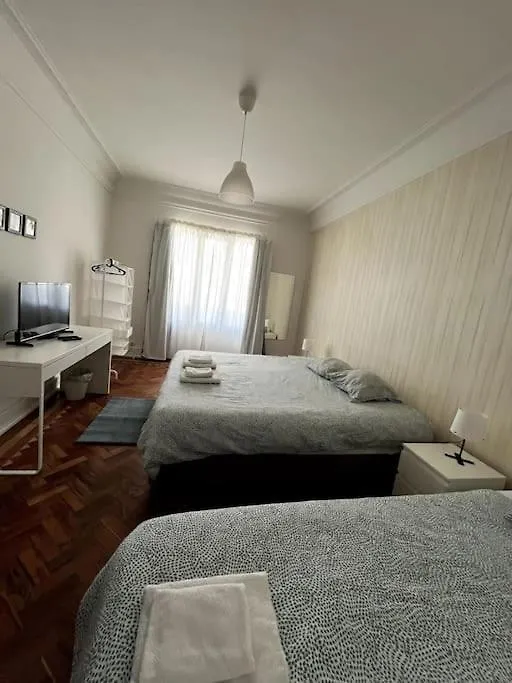 Habitacion Privada Para 3 Grande Con Balcon Lisbon 0*,