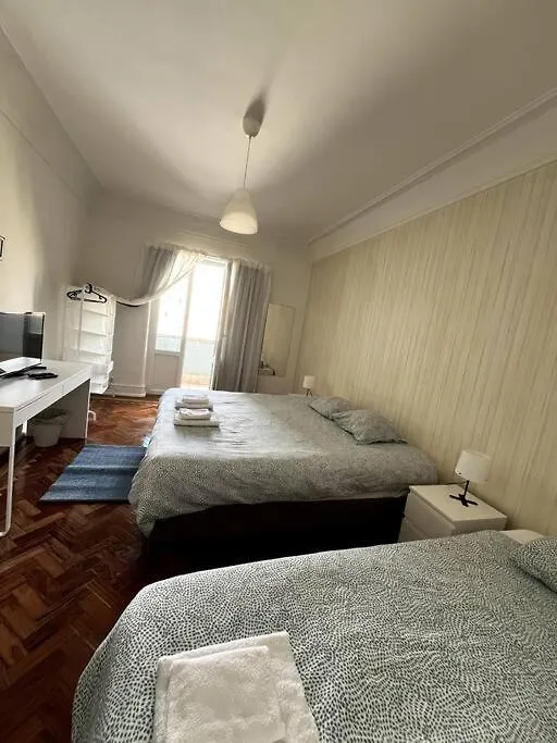 Habitacion Privada Para 3 Grande Con Balcon Lisbon 0*,